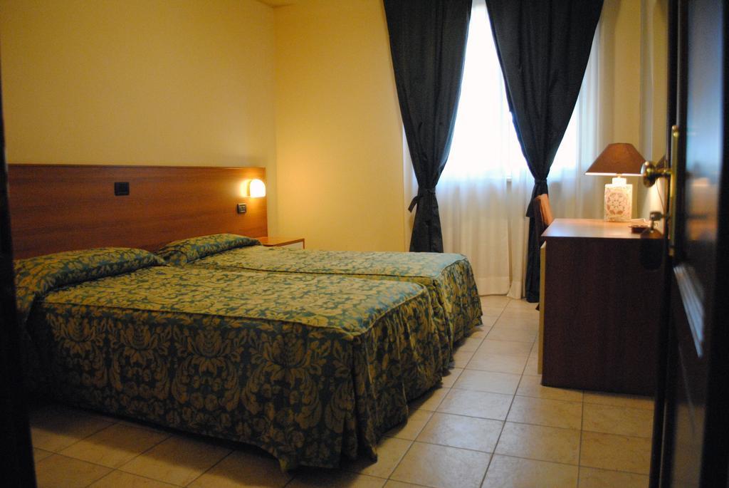Hotel Tuscania Panoramico الغرفة الصورة